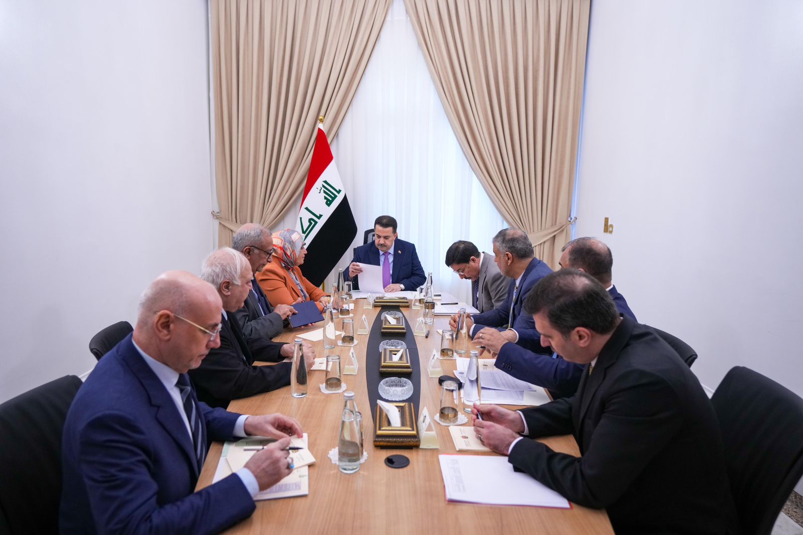 رئيس مجلس الوزراء السيد محمد شياع السوداني يرأس اجتماعاً لمتابعة عمل المصرف العراقي للتجارة TBI مشيراً الى اهمية دور المصرف في دعم وتنشيط الاقتصاد العراقي